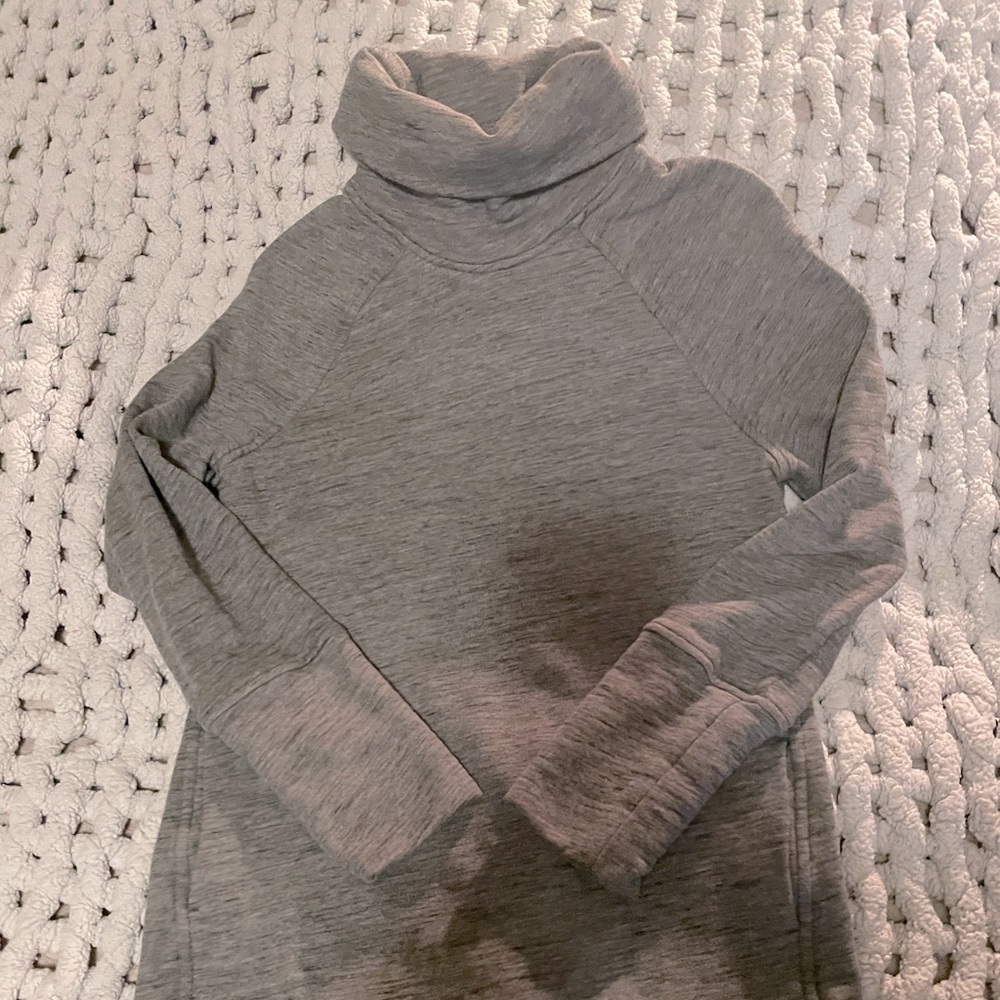 Lululemon tunic, with pockets